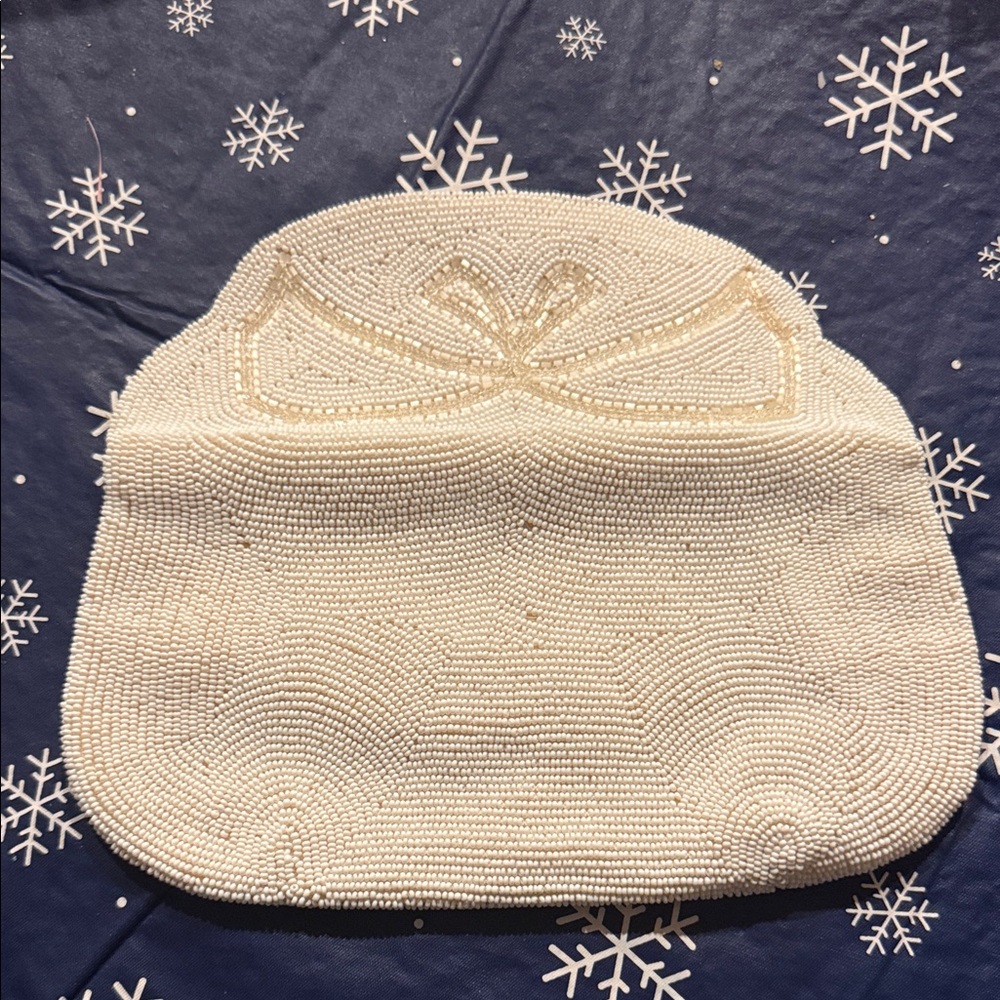 Vintage Saks Fifth Avenue White Beaded Evening Bag, Bow Motif, made in Belgium - Picture 3 of 5